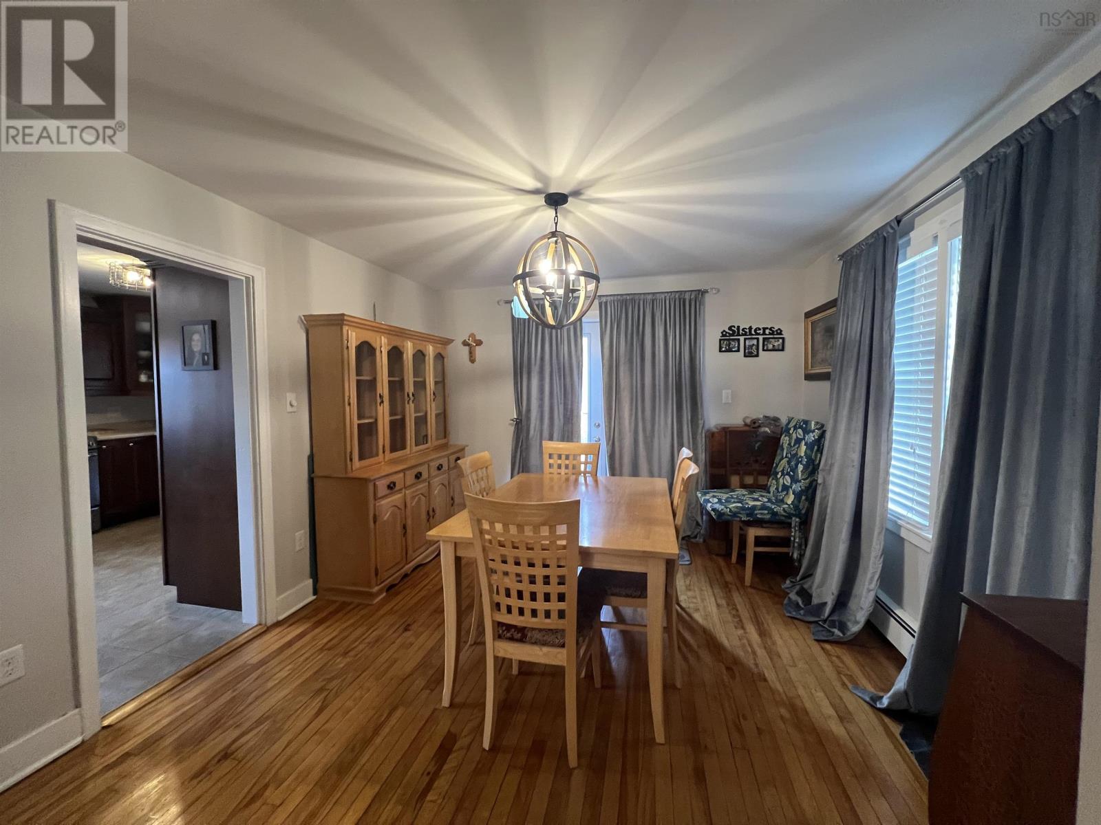 Property 17 of 20 of 199 King Street