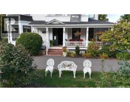 301 Woodstock Road, photo 2