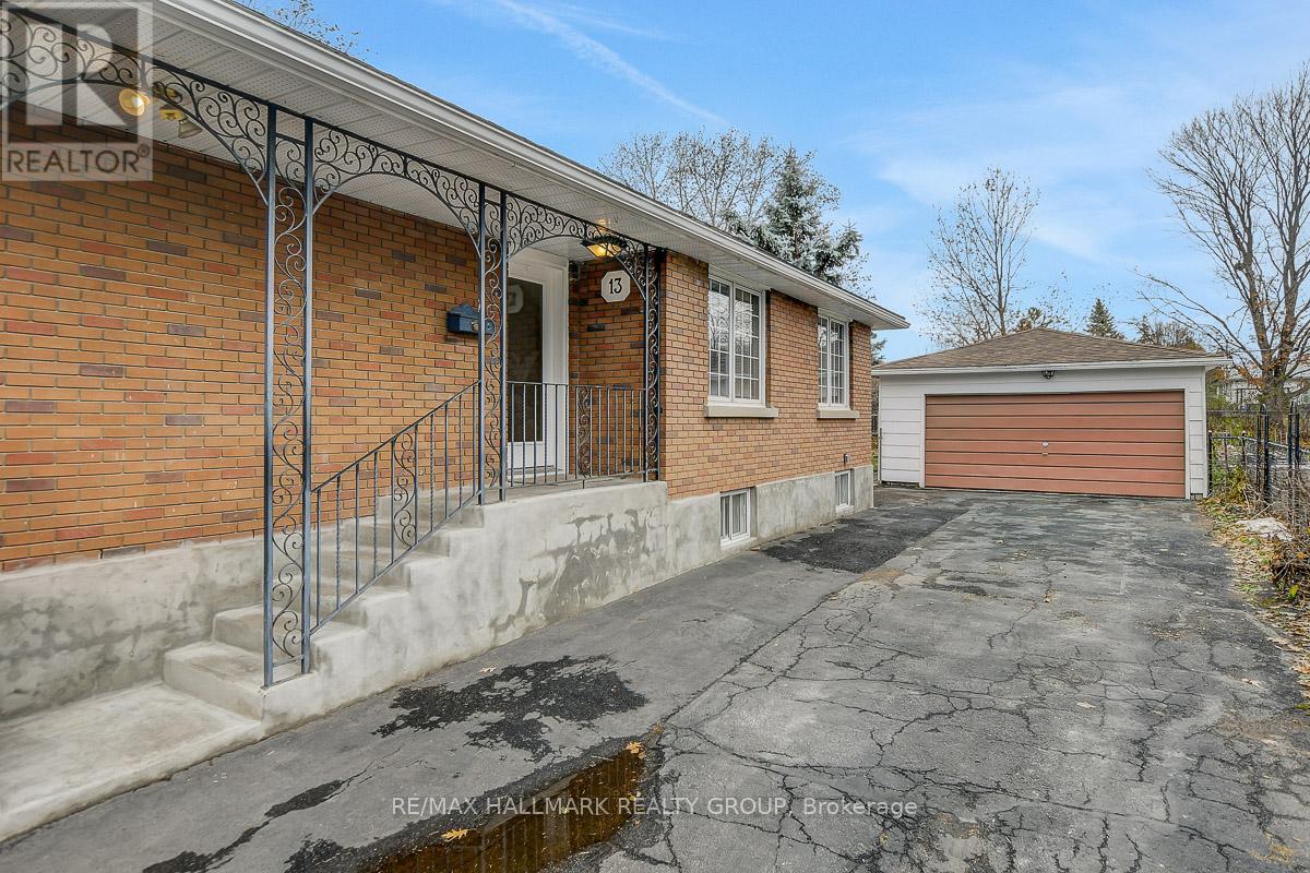 13 DUNHAM STREET - 33