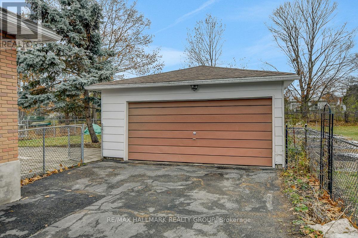 13 DUNHAM STREET - 34