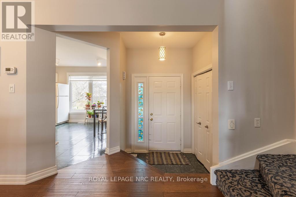 13 - 1 LAKESIDE DRIVE - Photo 4 of 35, St. Catharines (Port Weller), Ontario