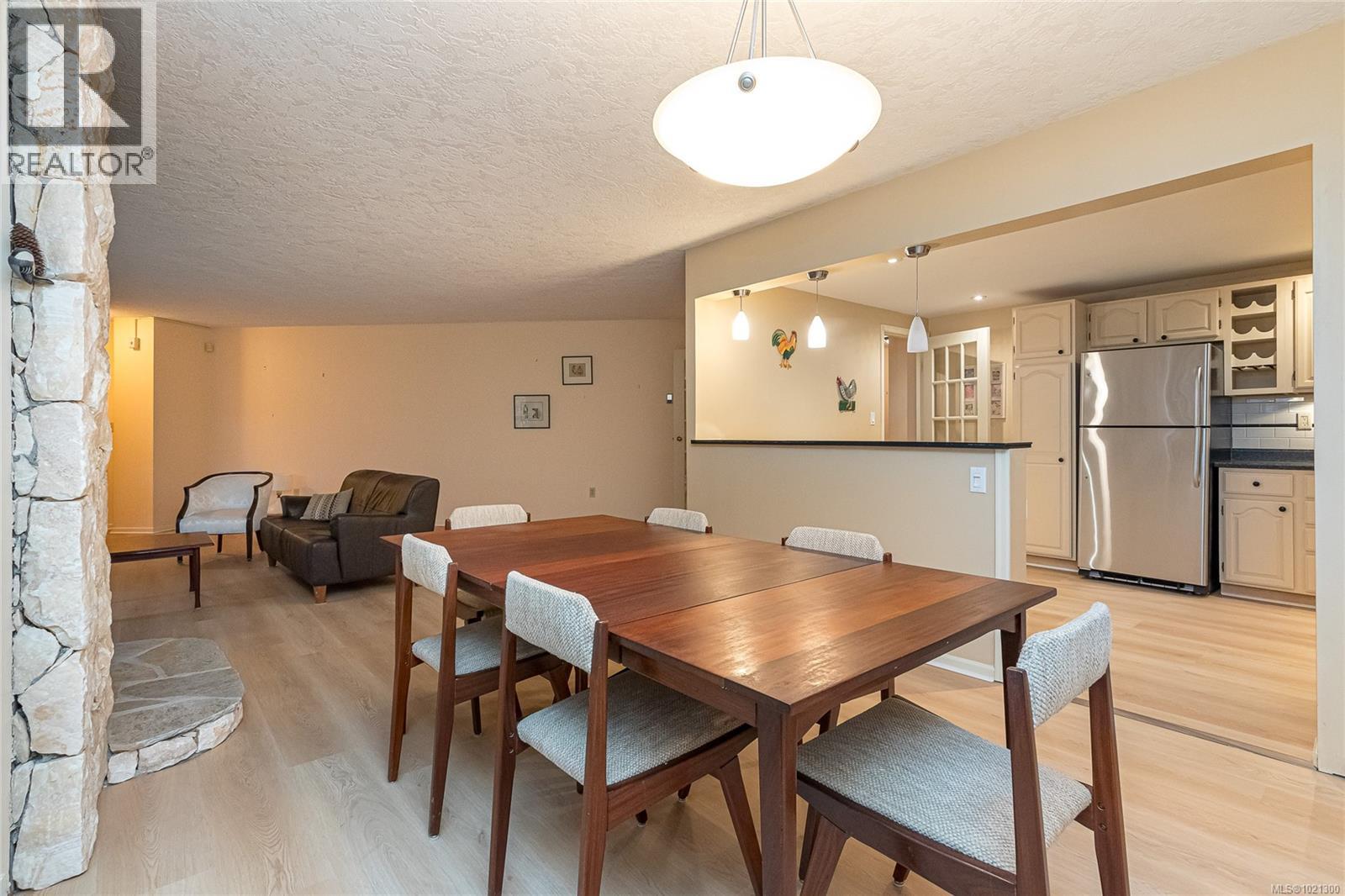 206 2119 Oak Bay Avenue, Oak Bay