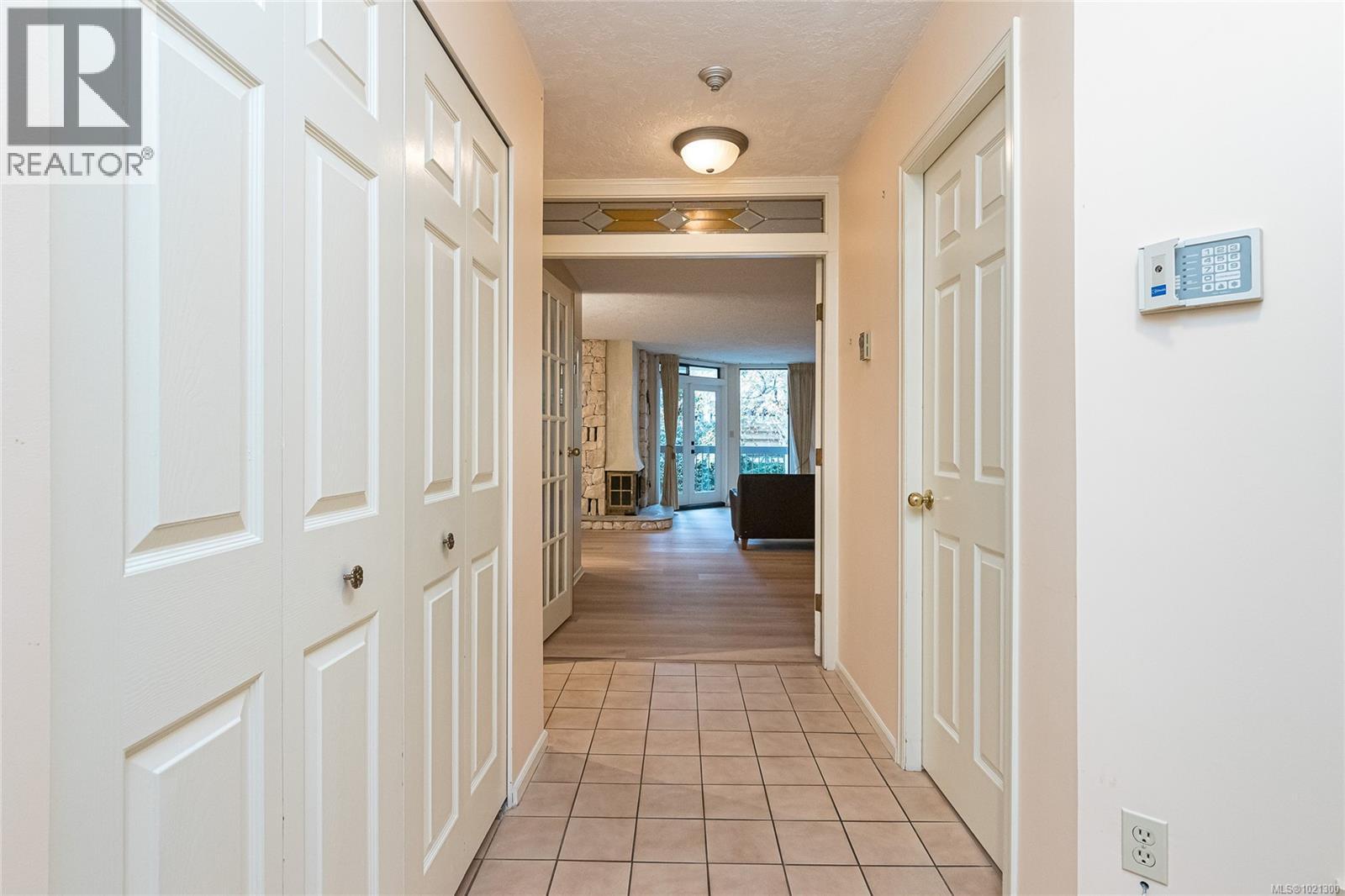 206 2119 Oak Bay Avenue, Oak Bay