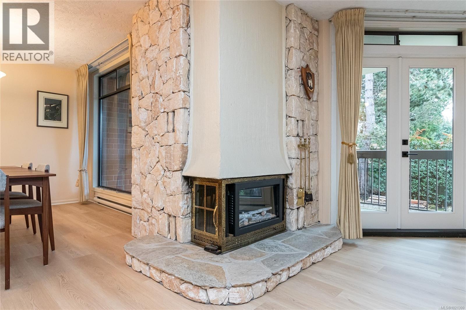 206 2119 Oak Bay Avenue, Oak Bay