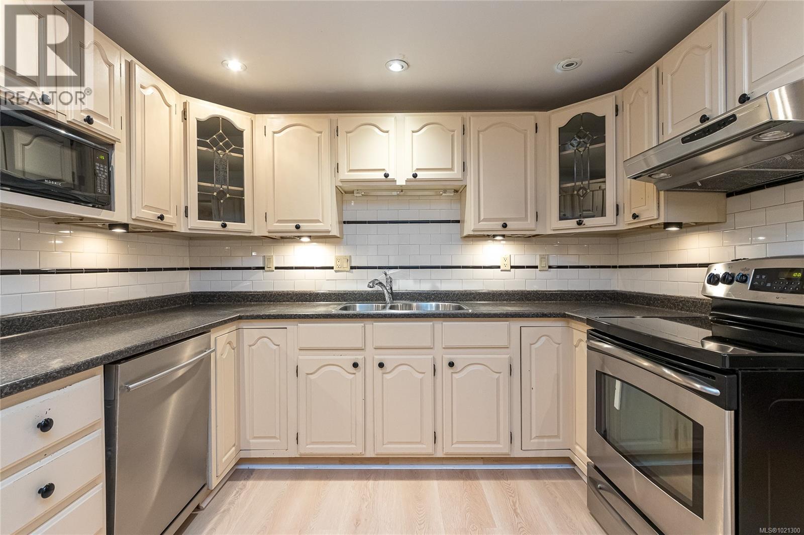 206 2119 Oak Bay Avenue, Oak Bay