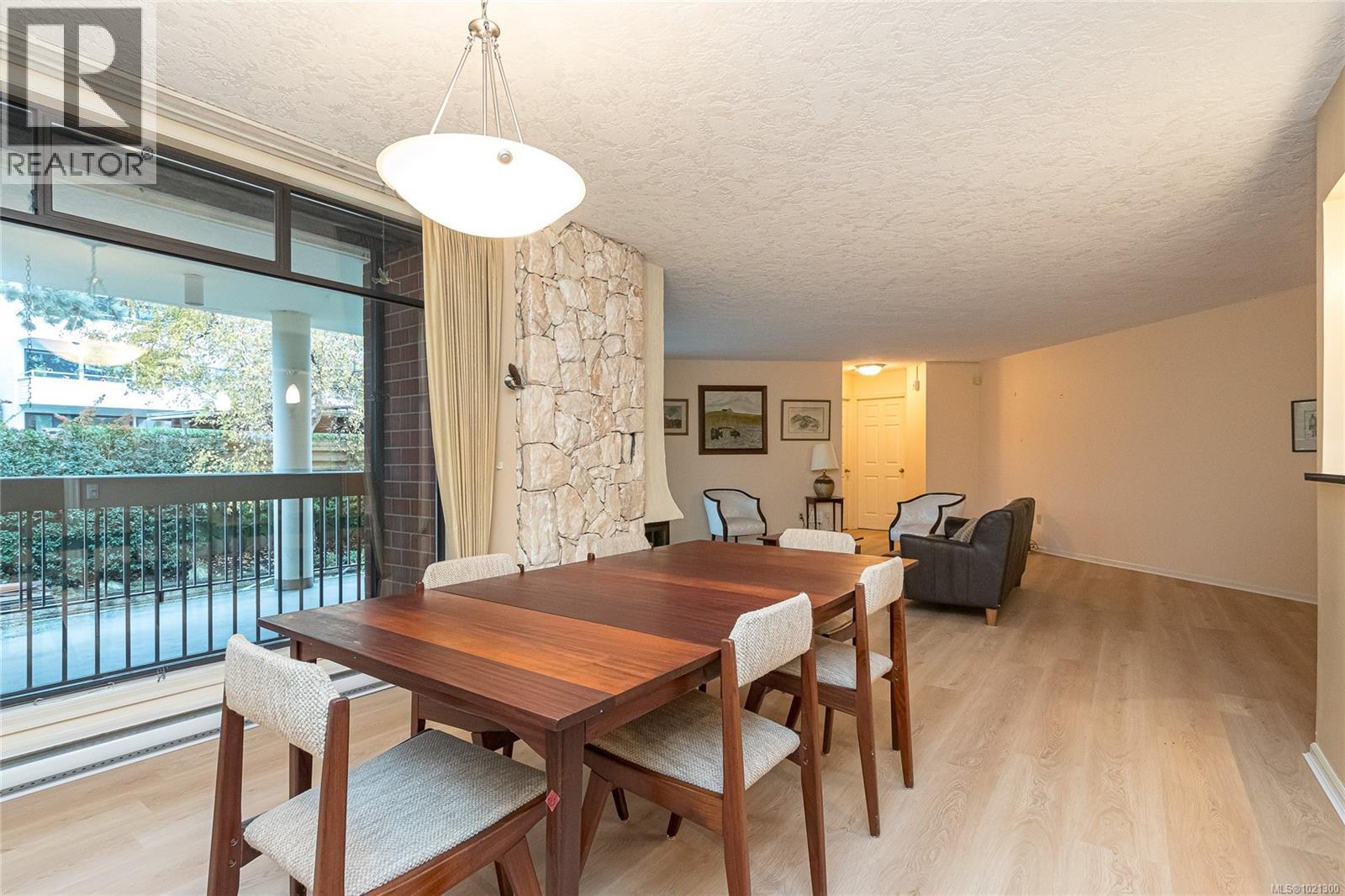 206 2119 Oak Bay Avenue, Oak Bay