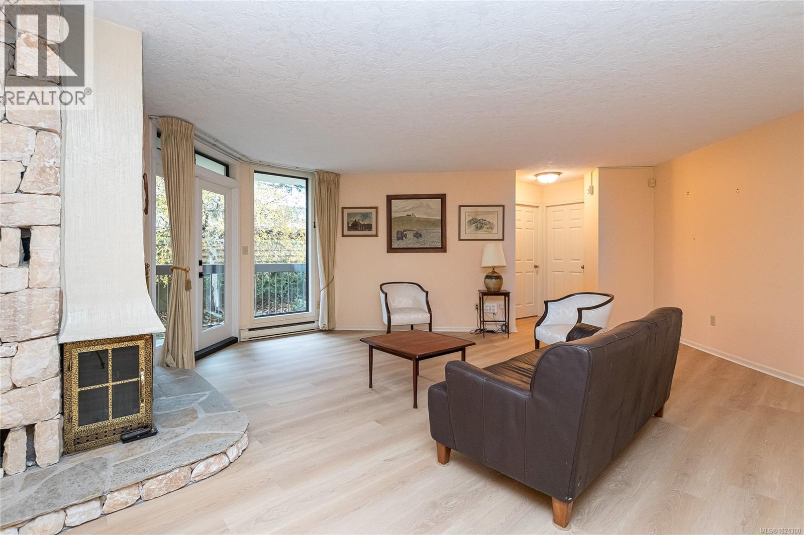 206 2119 Oak Bay Avenue, Oak Bay