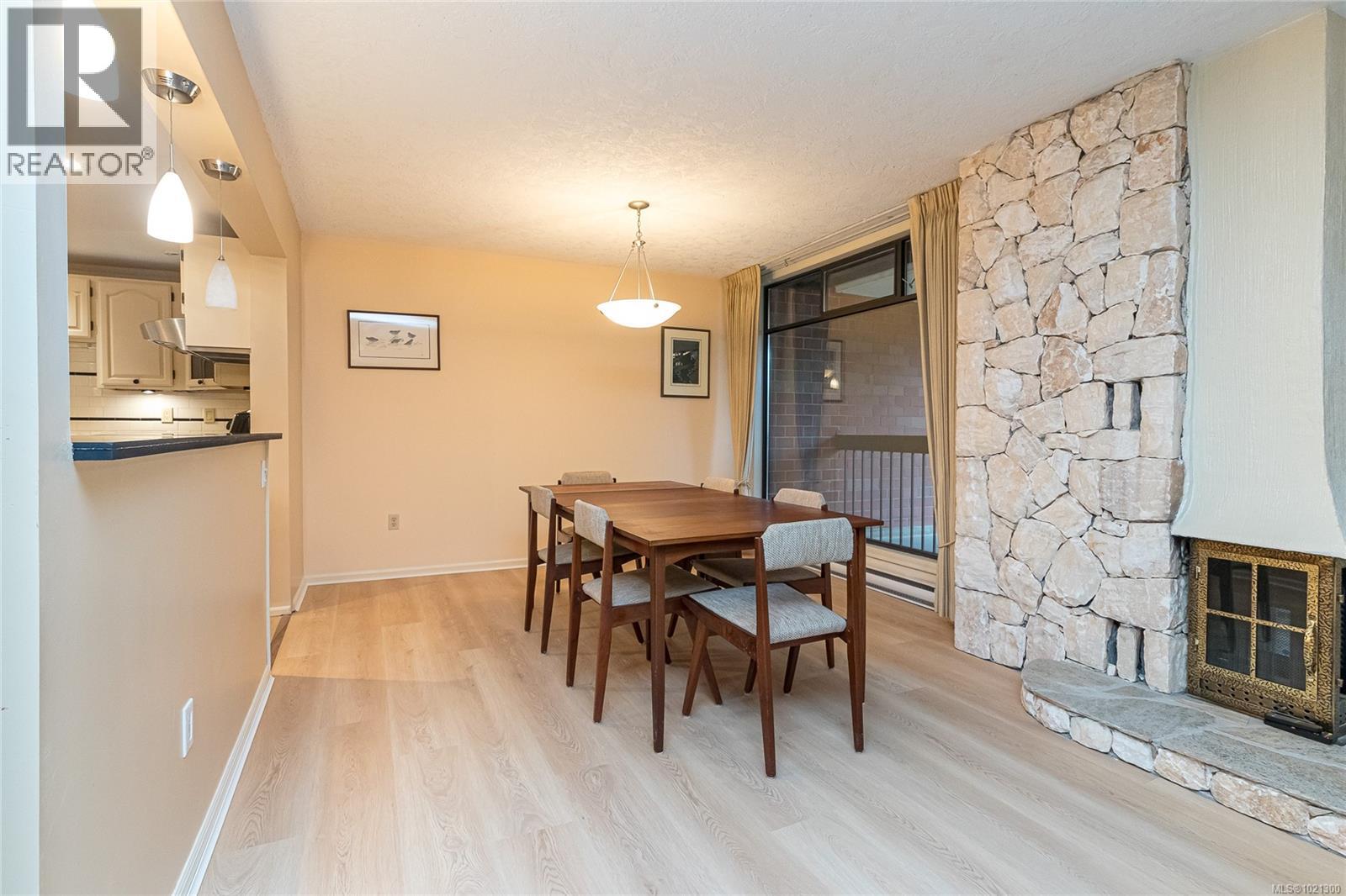 206 2119 Oak Bay Avenue, Oak Bay