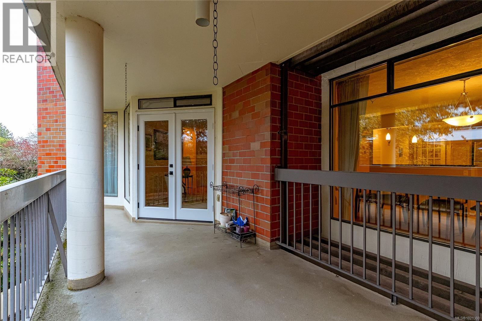 206 2119 Oak Bay Avenue, Oak Bay