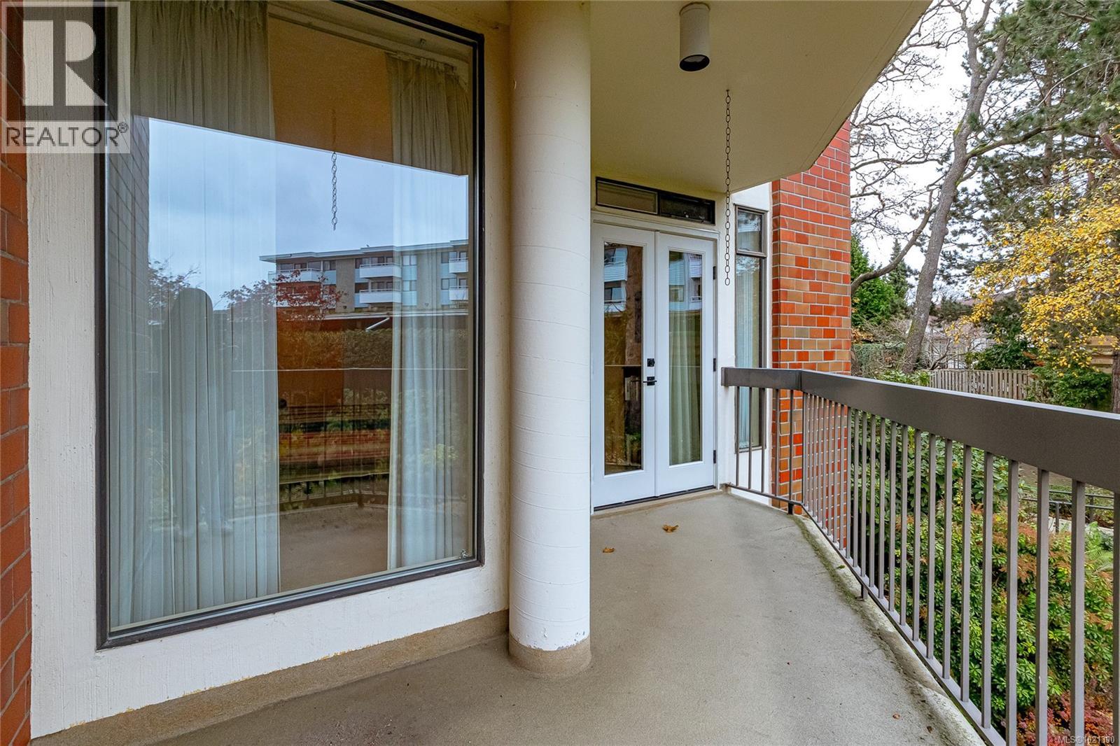 206 2119 Oak Bay Avenue, Oak Bay