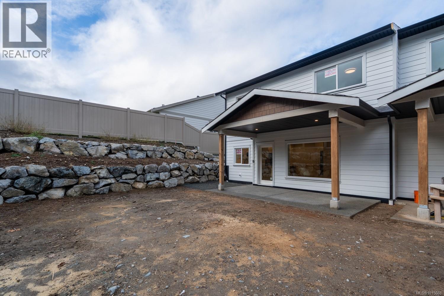 668 Sanderson Rd, Ladysmith