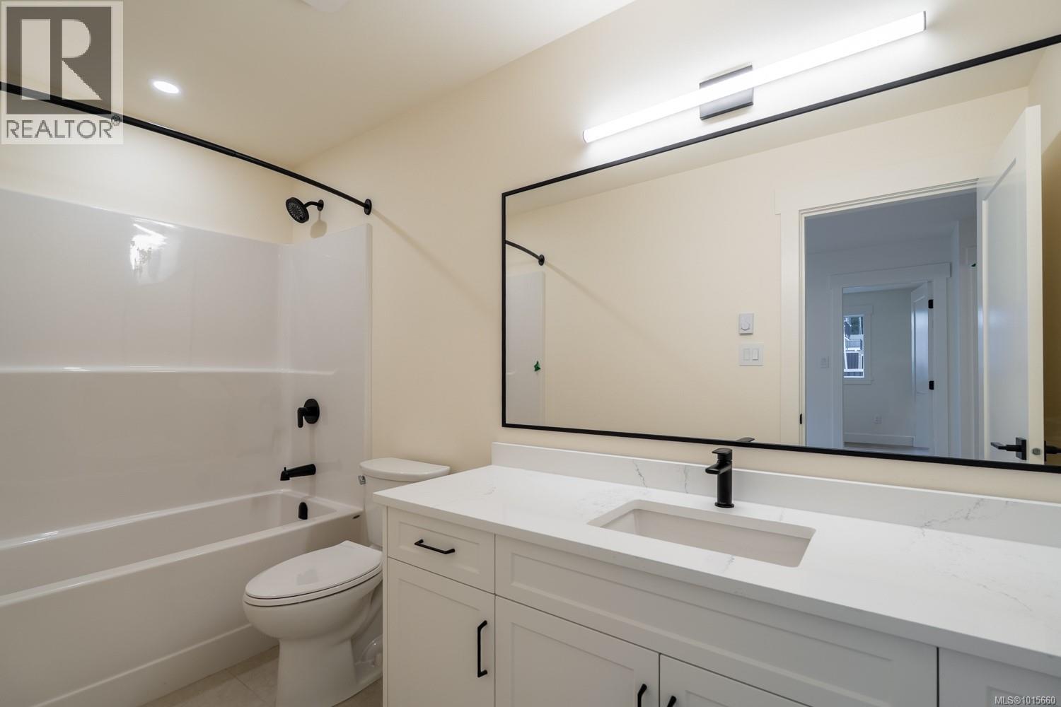 668 Sanderson Rd, Ladysmith