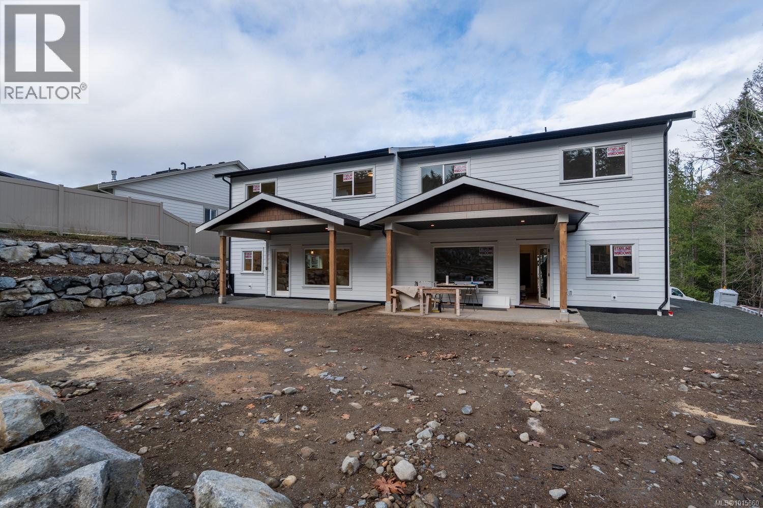 668 Sanderson Rd, Ladysmith