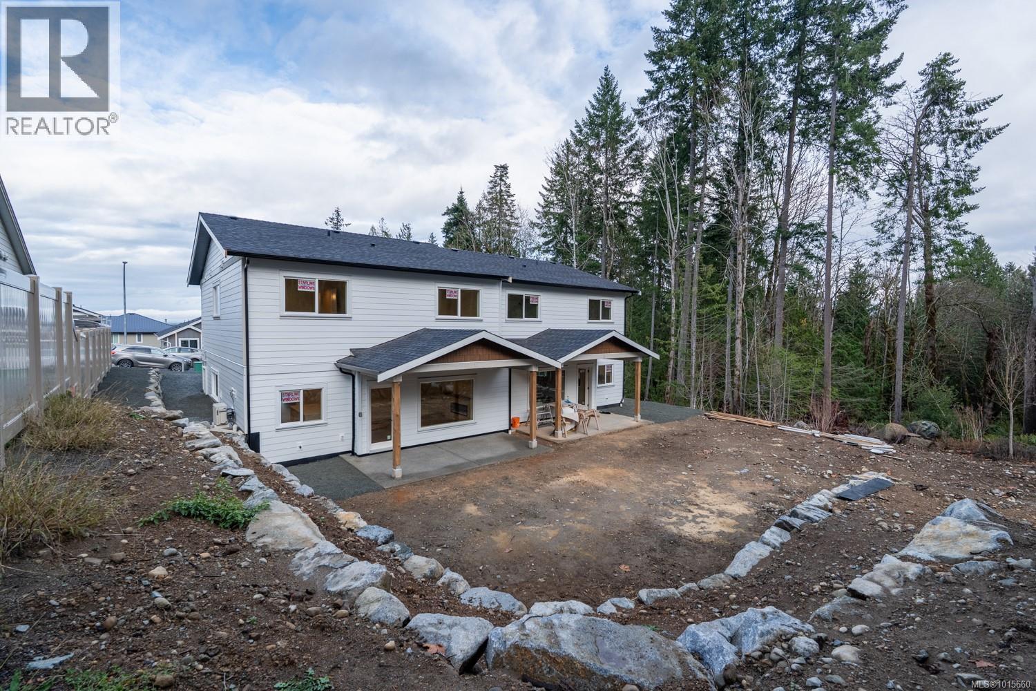 668 Sanderson Rd, Ladysmith