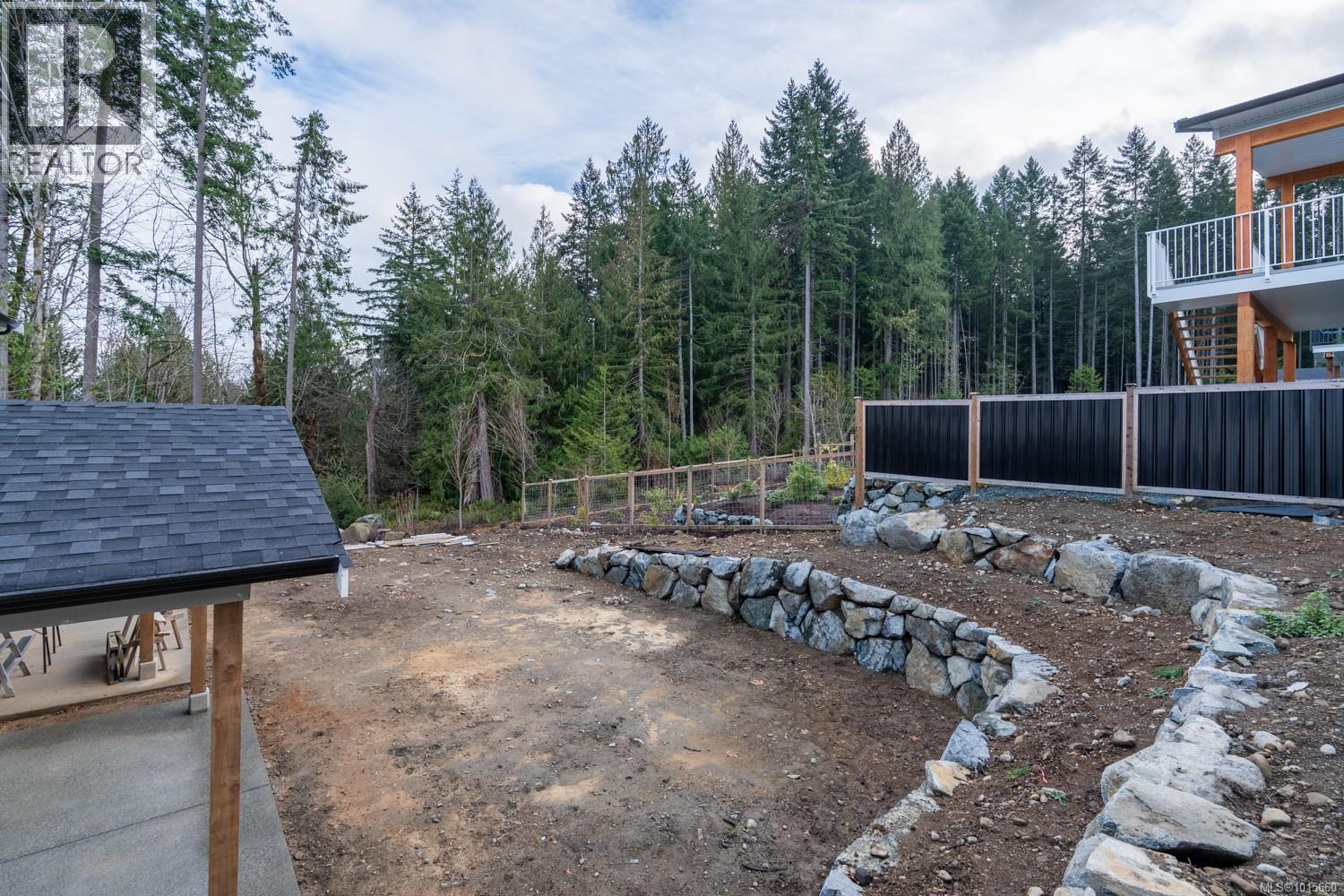 668 Sanderson Rd, Ladysmith