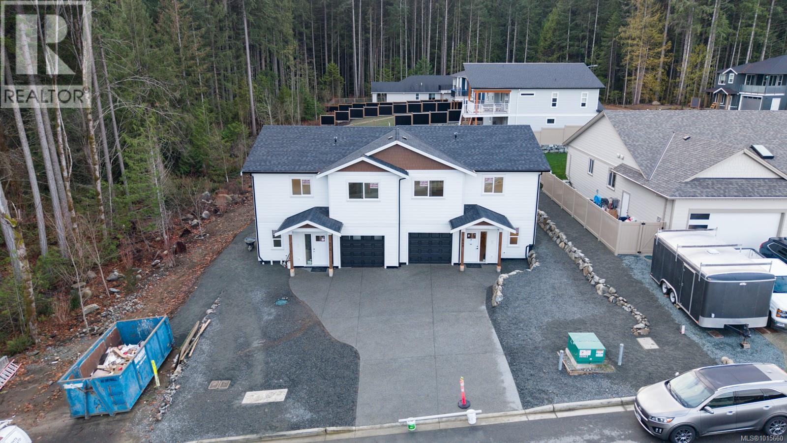 668 Sanderson Rd, Ladysmith