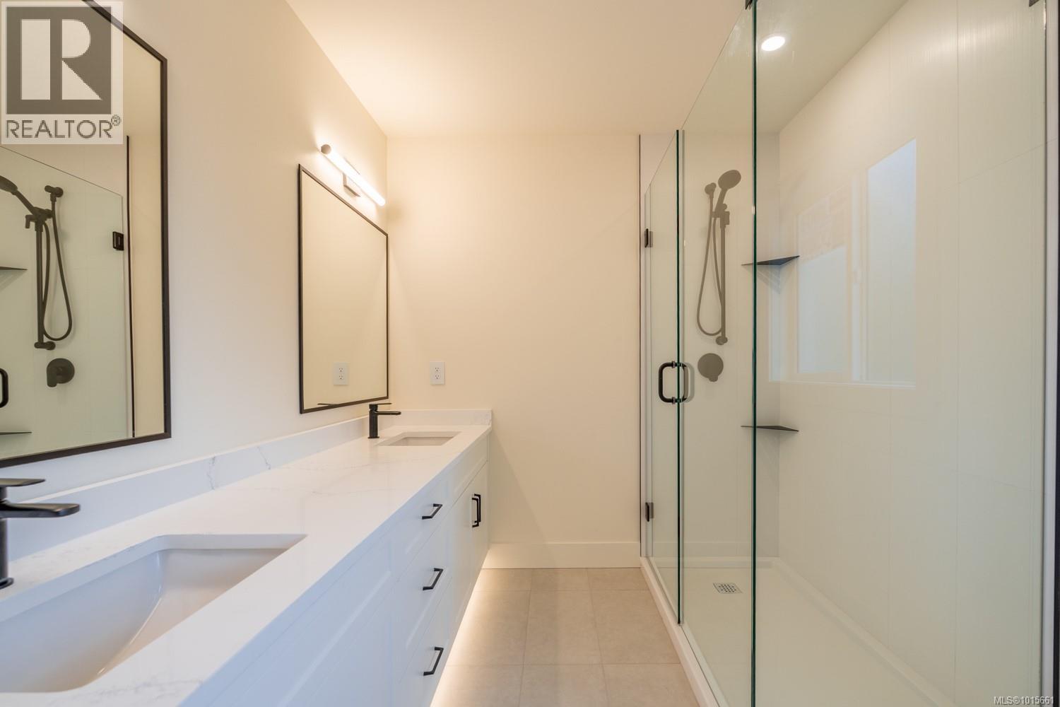 672 Sanderson Rd, Ladysmith