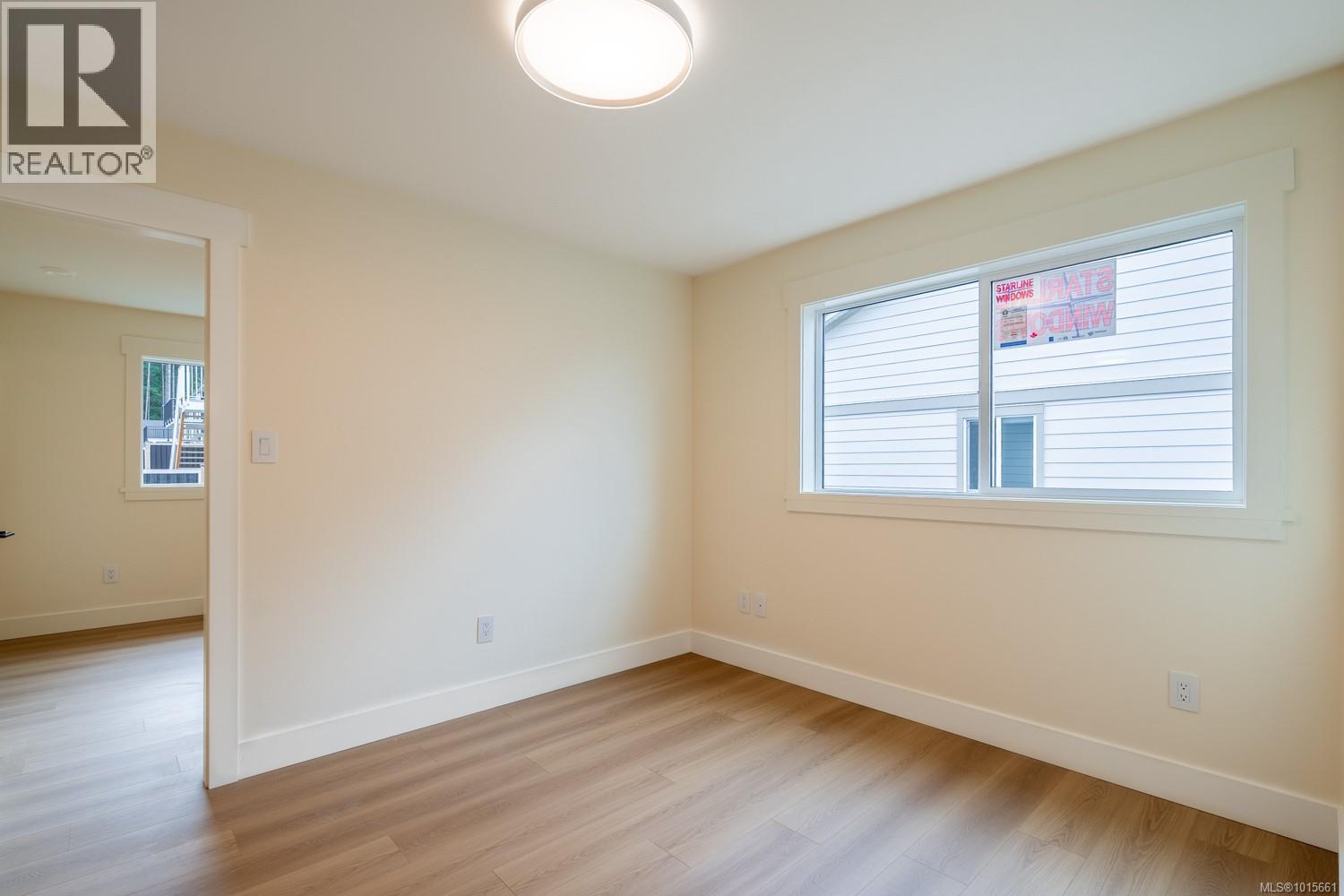 672 Sanderson Rd, Ladysmith