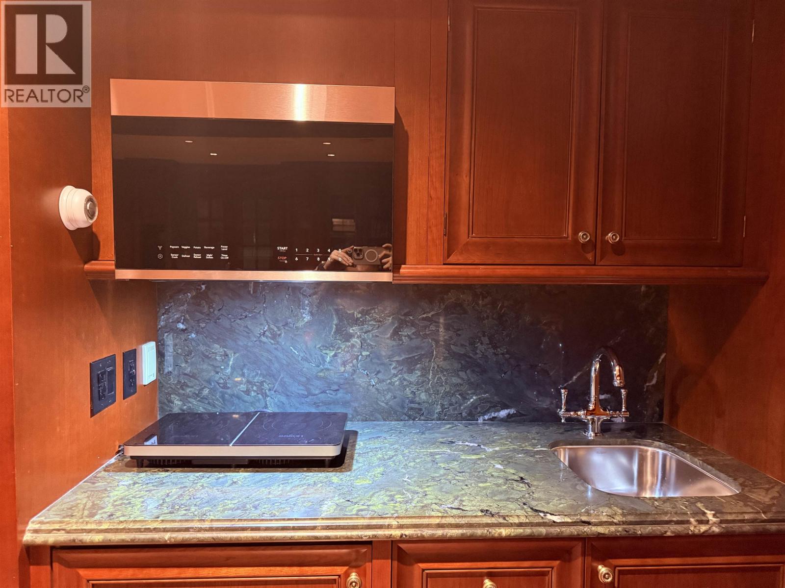 2 3637 PINE CRESCENT, Vancouver