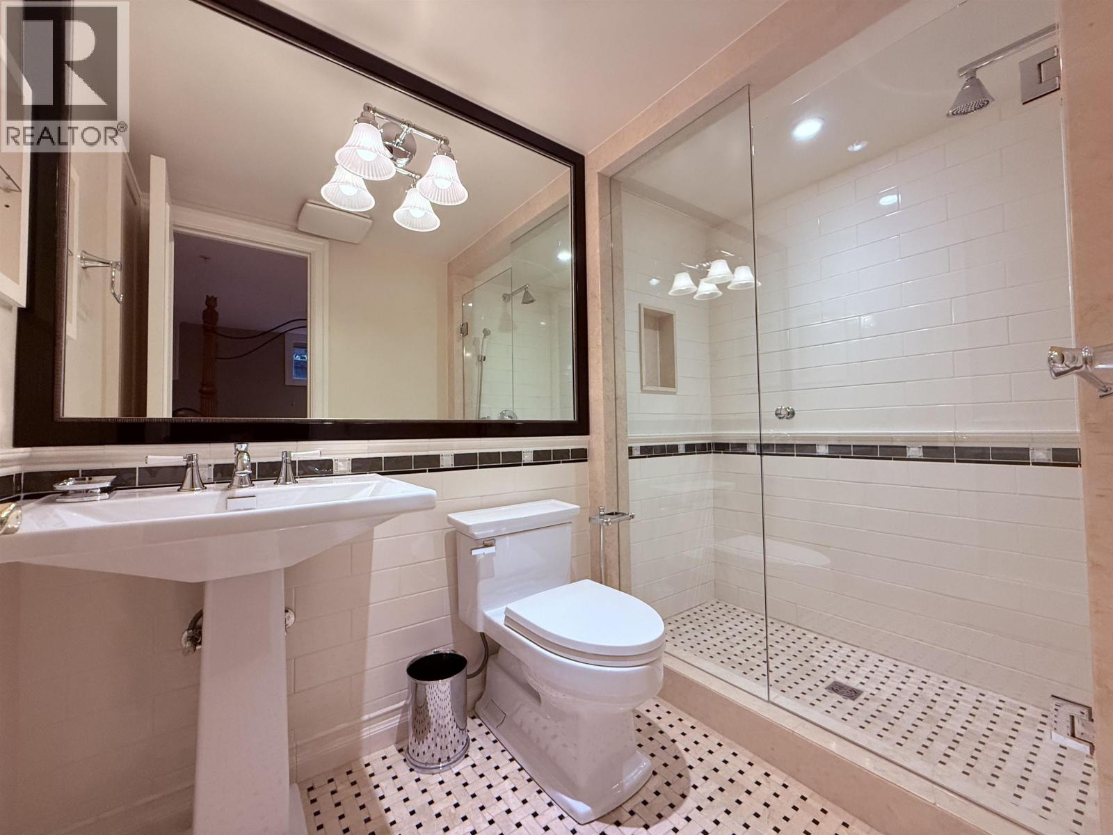 2 3637 PINE CRESCENT, Vancouver