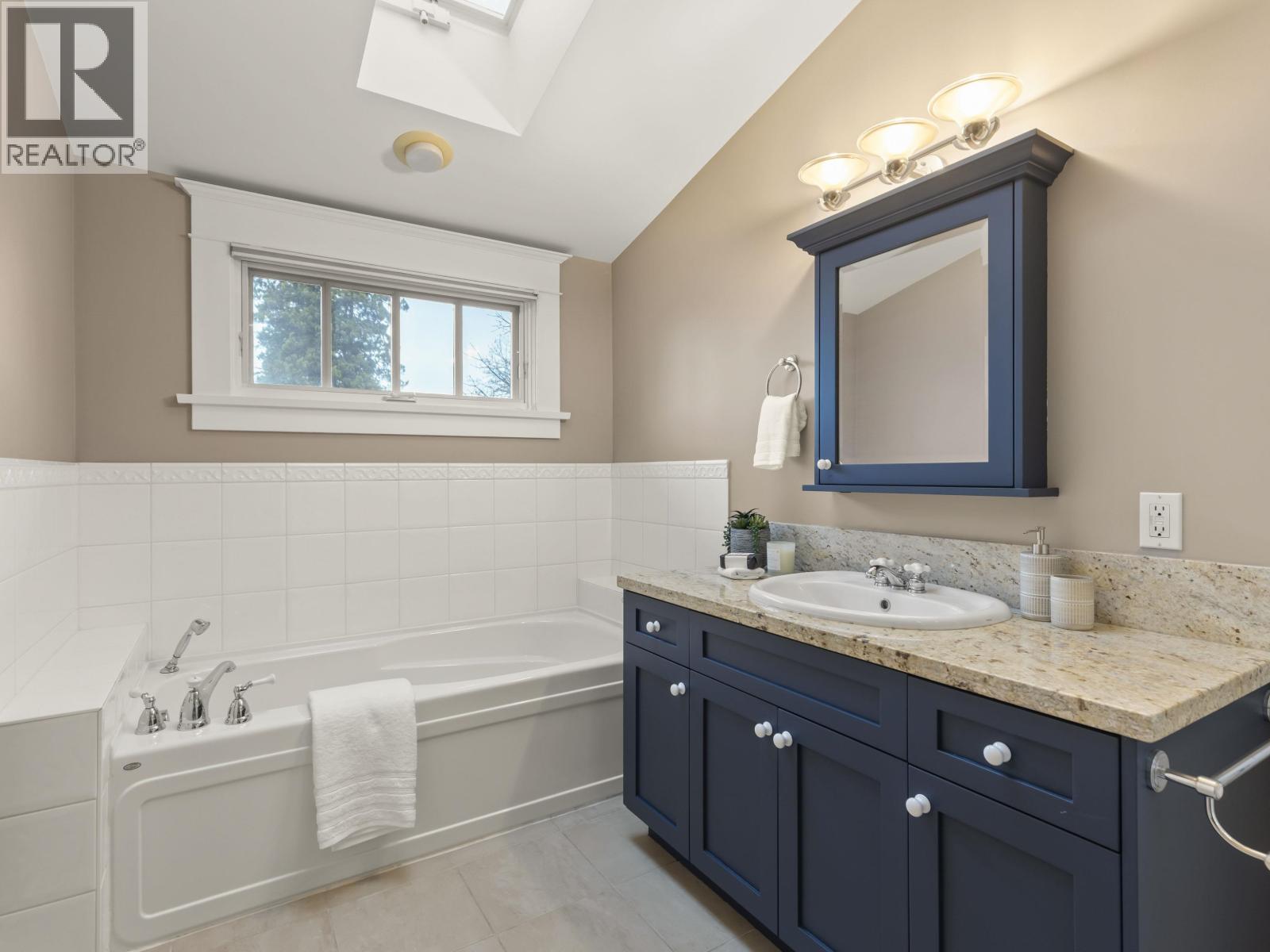 3540 W 5TH AVENUE, Vancouver