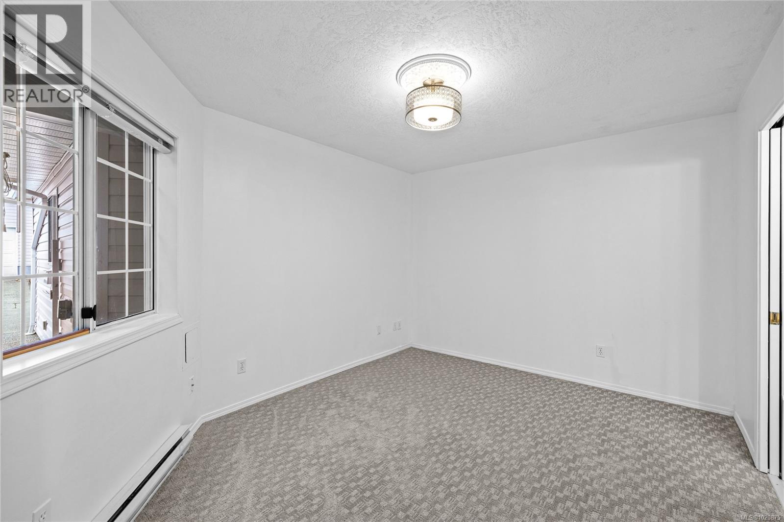 3 100 First Ave, Ladysmith