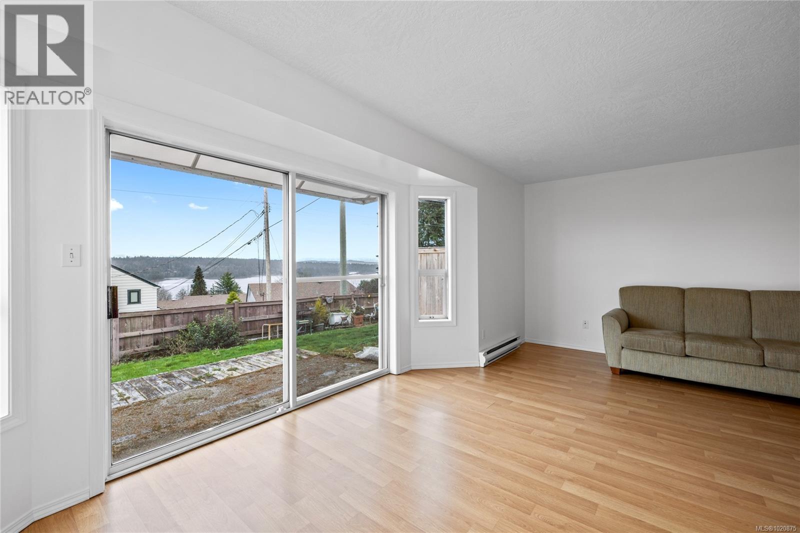 3 100 First Ave, Ladysmith