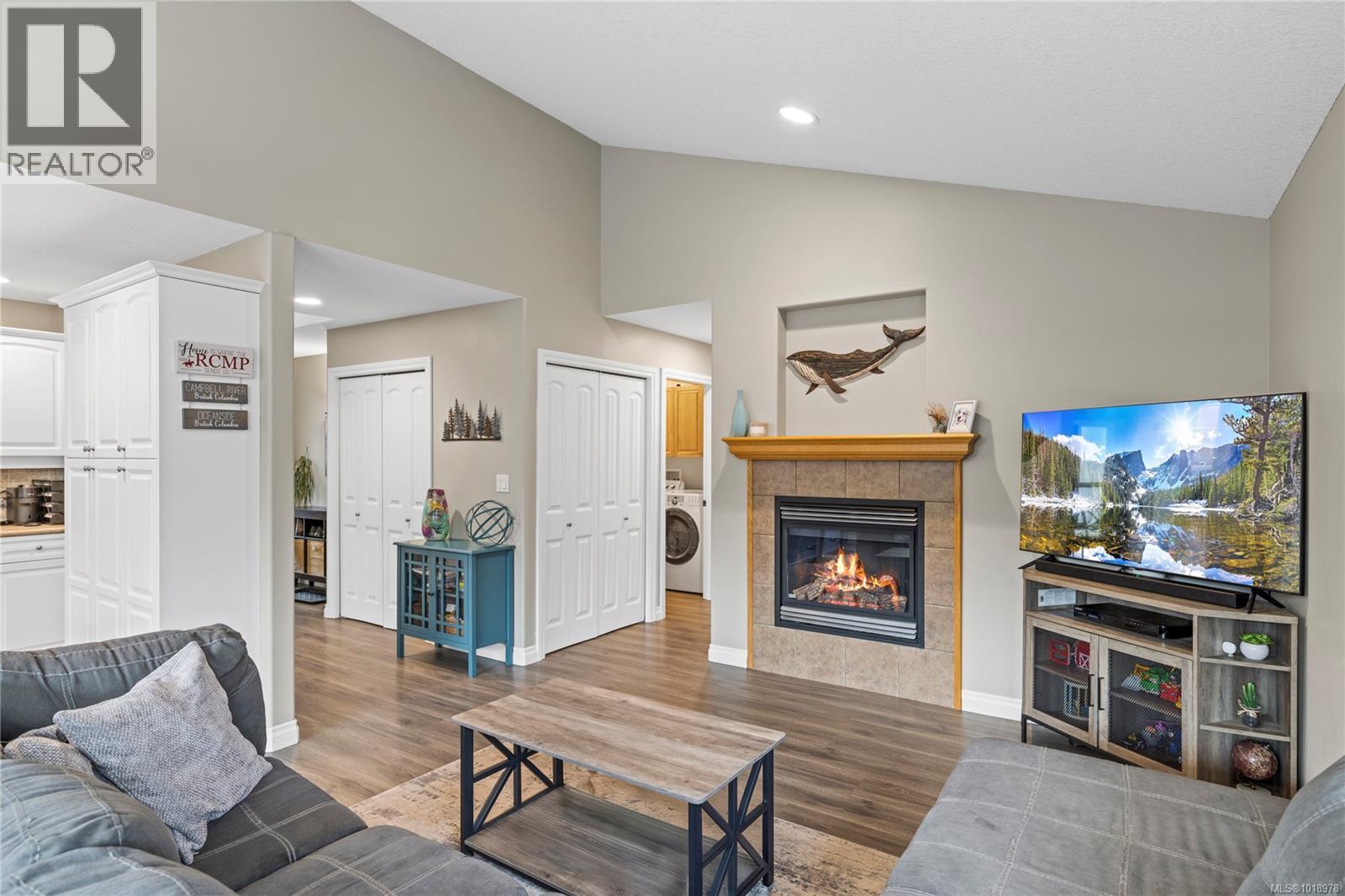 560 Viking Way, French Creek