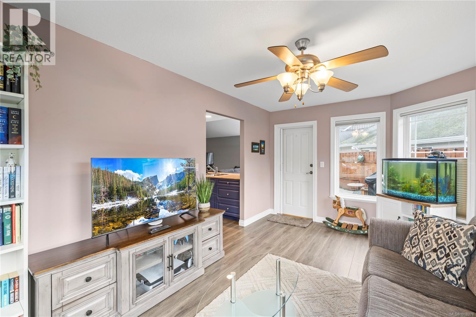 560 Viking Way, French Creek