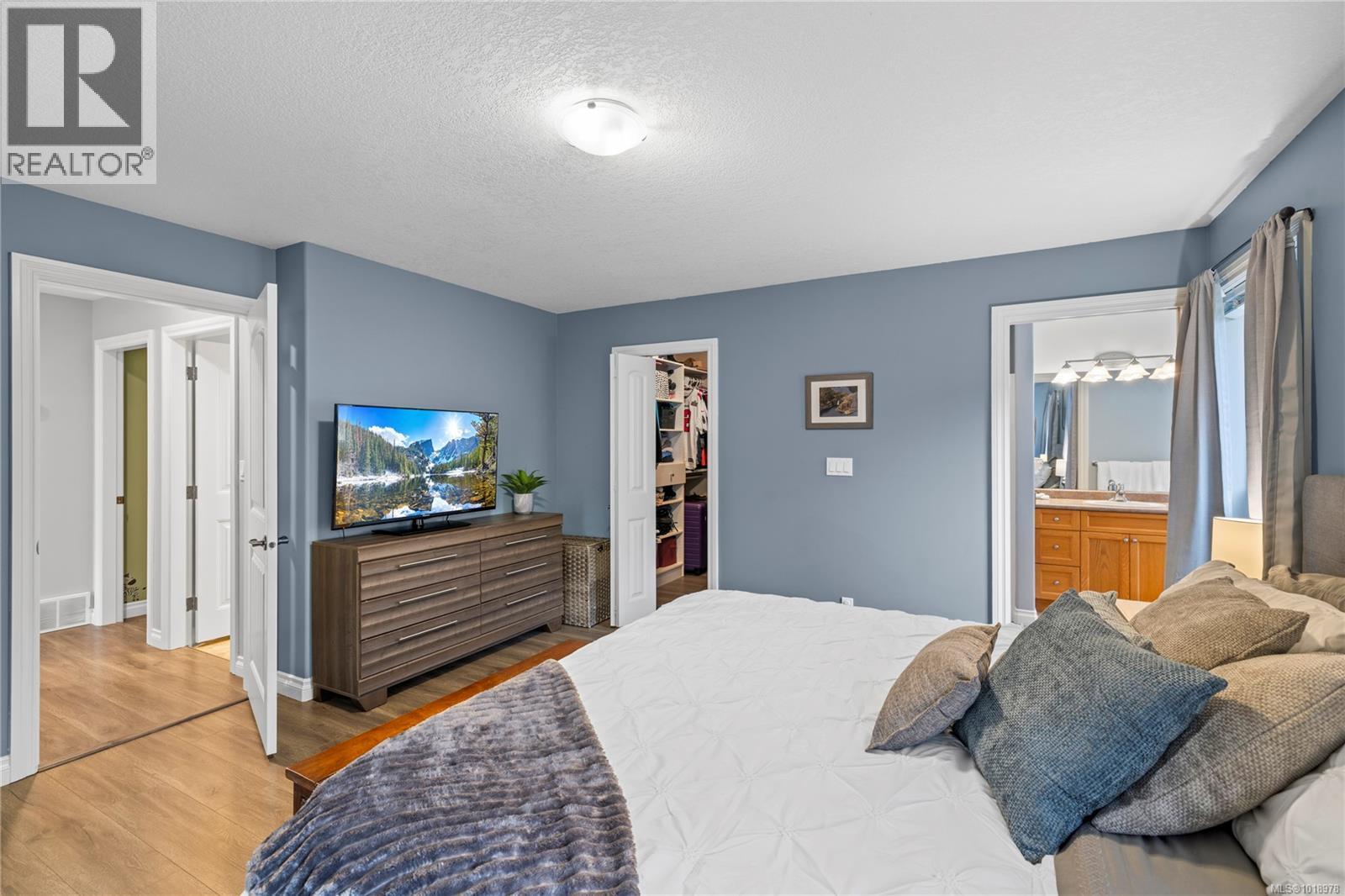 560 Viking Way, French Creek