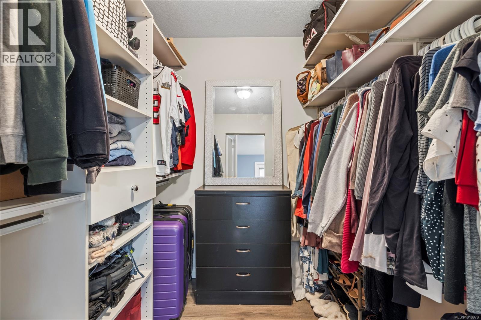 560 Viking Way, French Creek