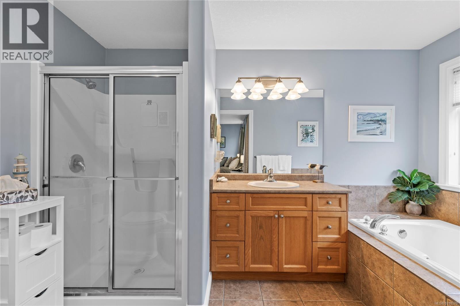 560 Viking Way, French Creek