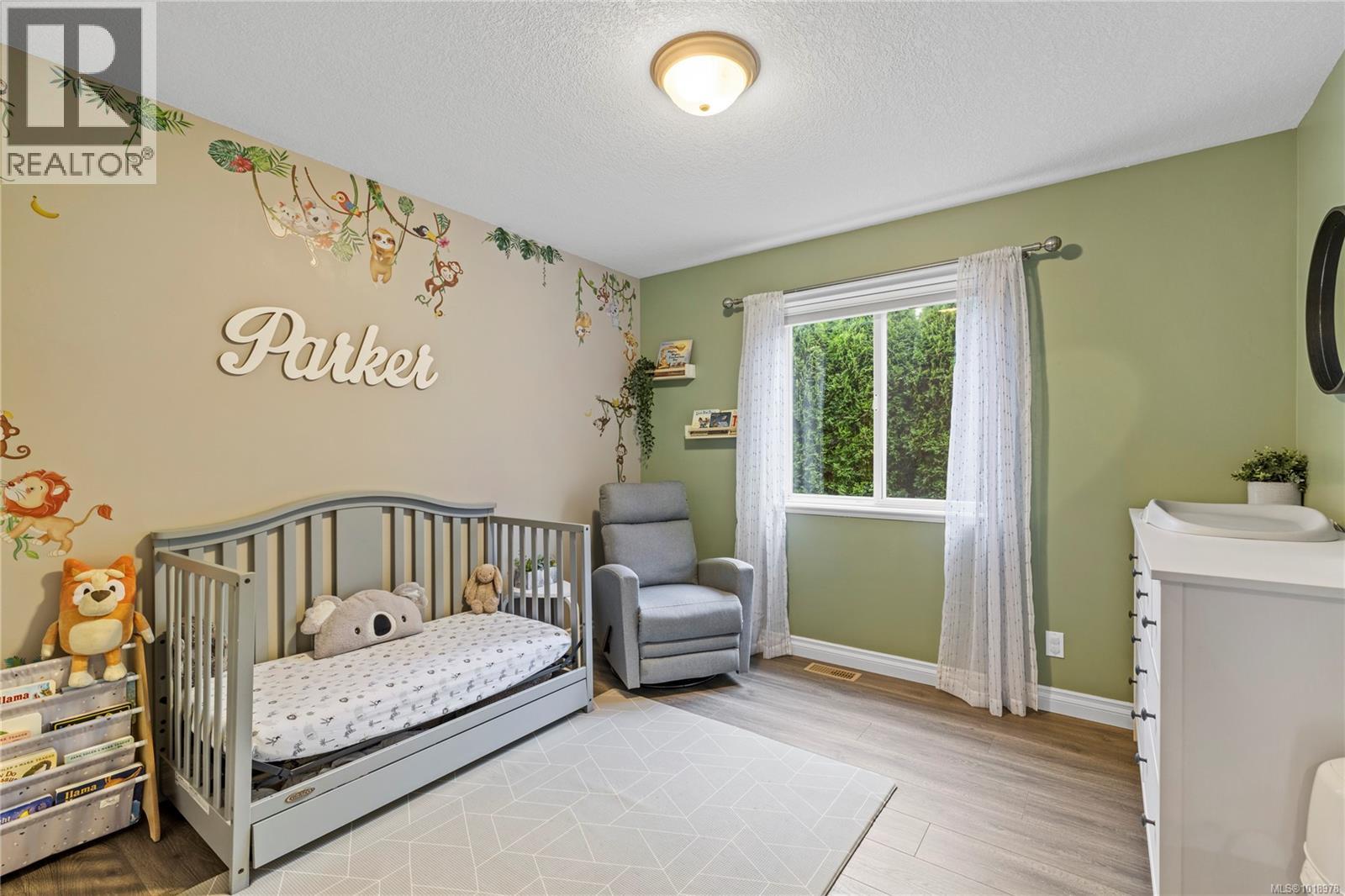 560 Viking Way, French Creek