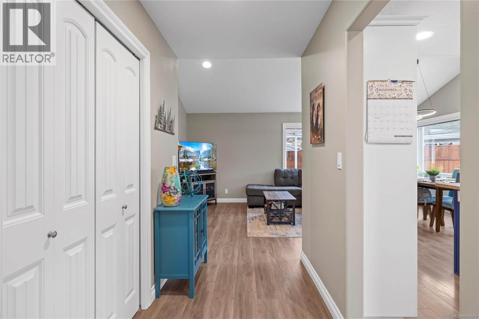 560 Viking Way, French Creek