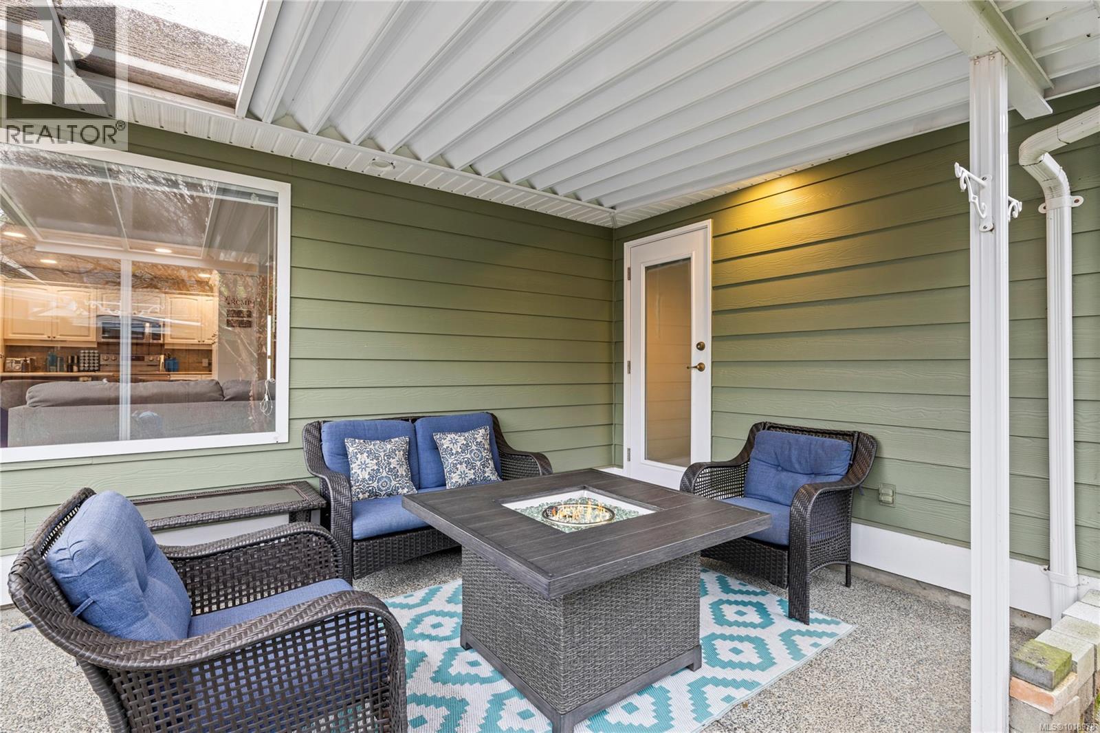 560 Viking Way, French Creek