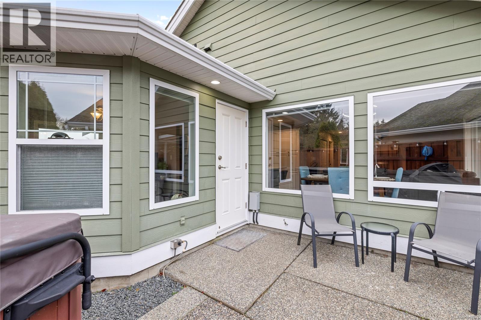 560 Viking Way, French Creek