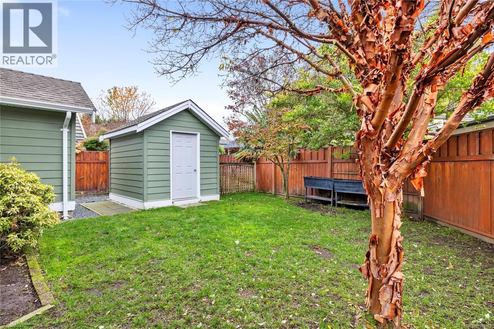 560 Viking Way, French Creek