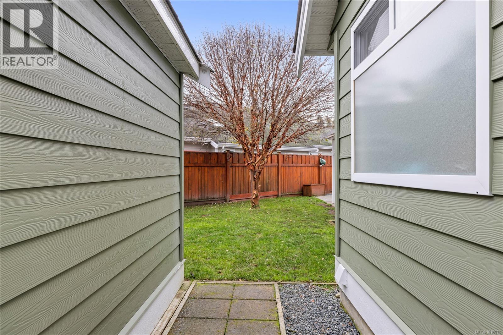 560 Viking Way, French Creek