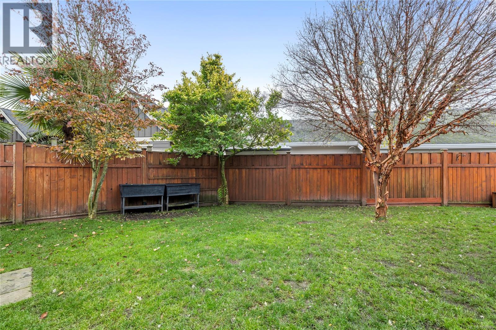 560 Viking Way, French Creek