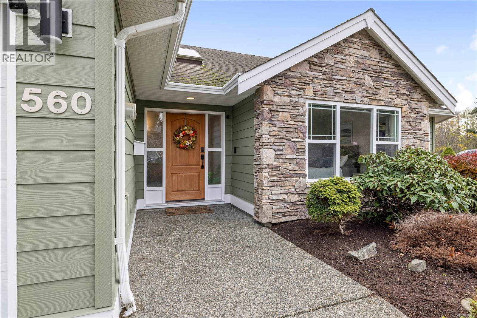 560 Viking Way, French Creek