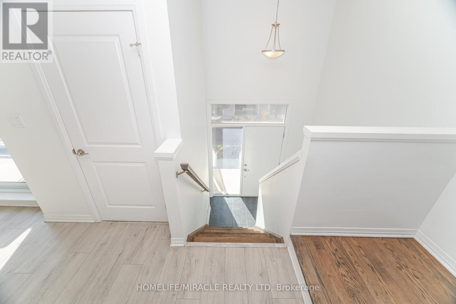 15 VISIONARY AVENUE - Photo 5 of 40, Kitchener, Ontario