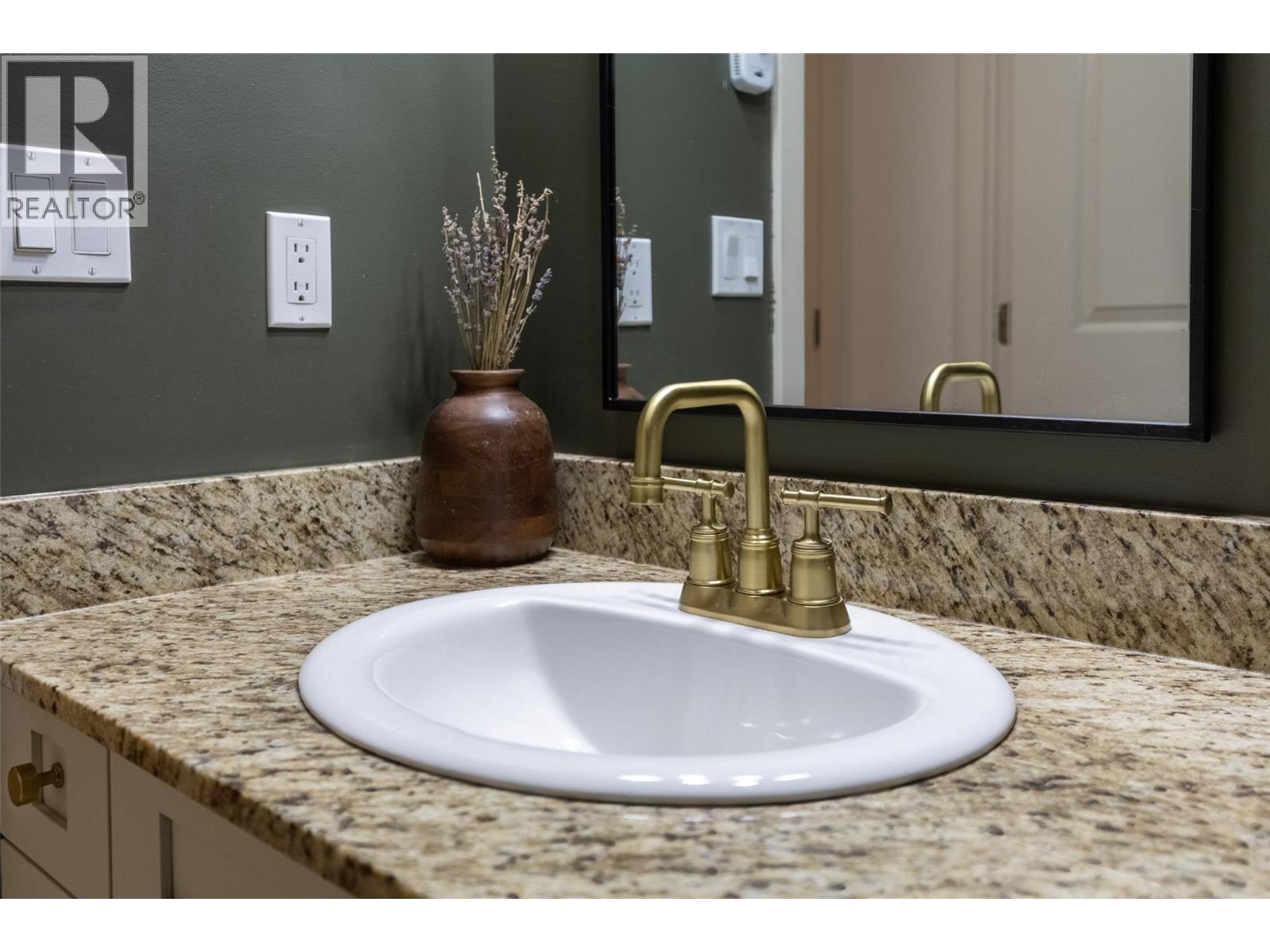 1330 Whitewood Crescent Unit# 104, Sparwood