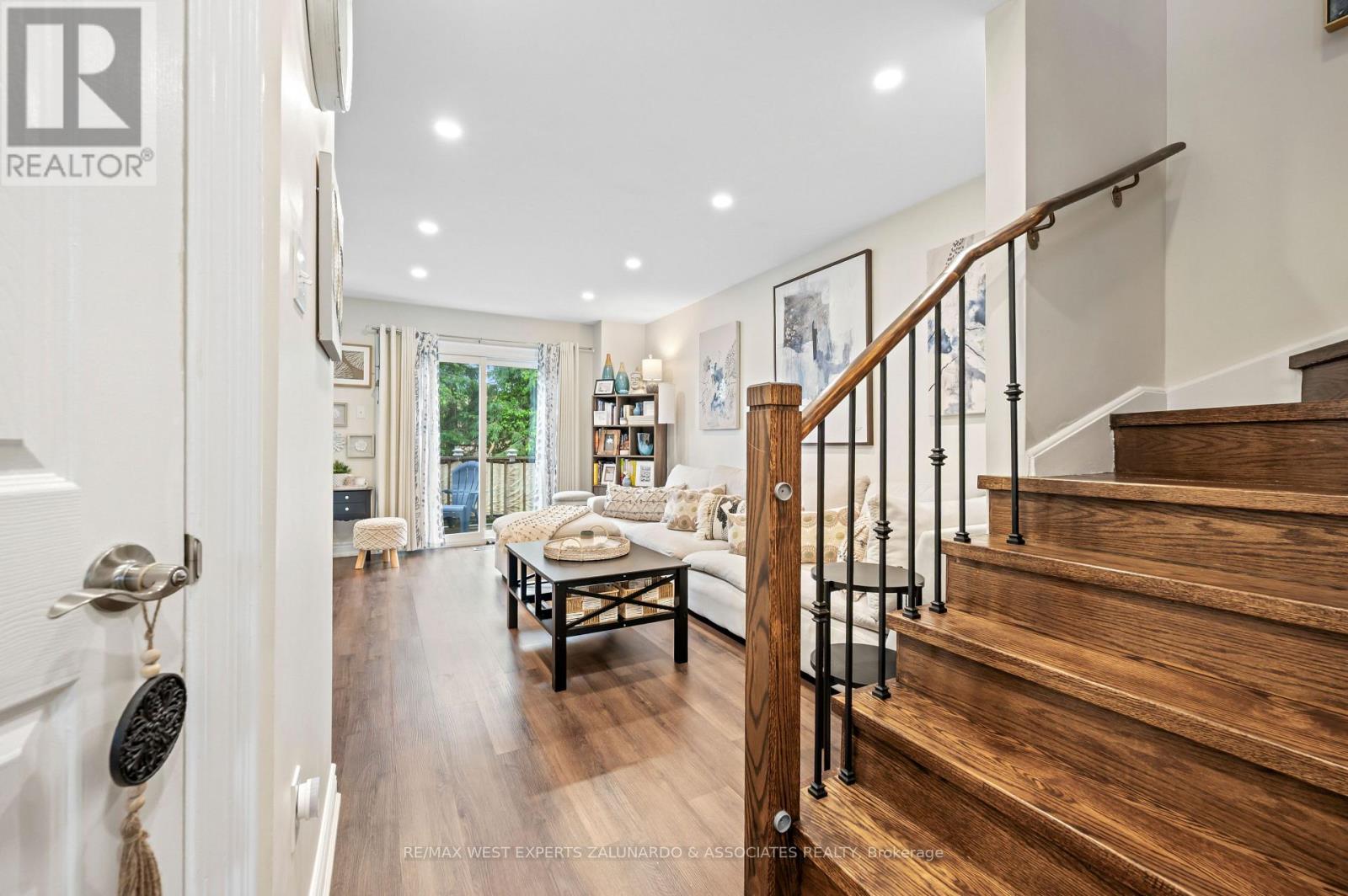 Single Family House for Sale in  WALLACE DRIVE Barrie (Northwest) 