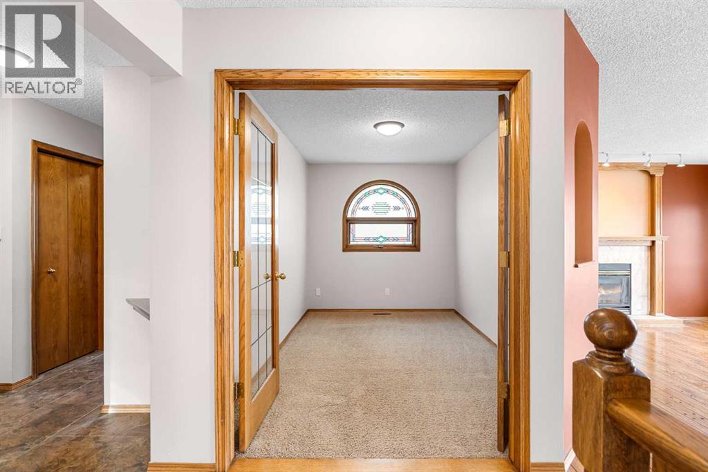 Single Family House for Sale in  Signature Way SW Signal Hill Calgary 