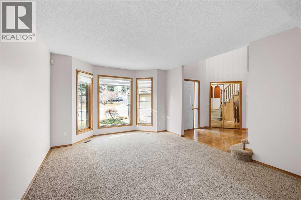 Single Family House for Sale in  Signature Way SW Signal Hill Calgary 