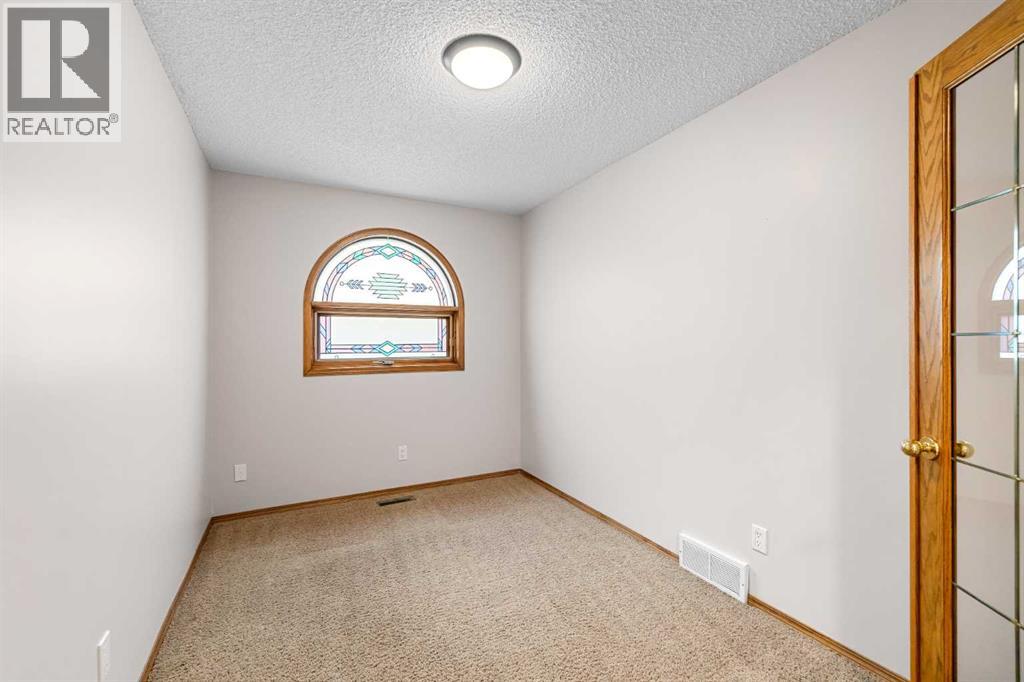 Single Family House for Sale in  Signature Way SW Signal Hill Calgary 