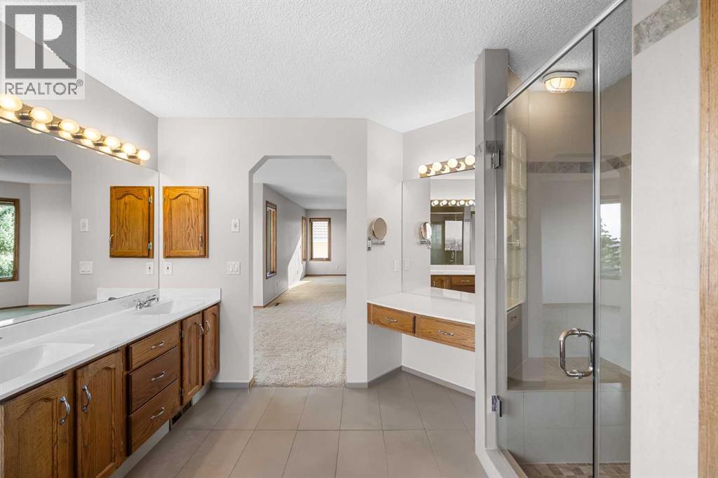 Single Family House for Sale in  Signature Way SW Signal Hill Calgary 