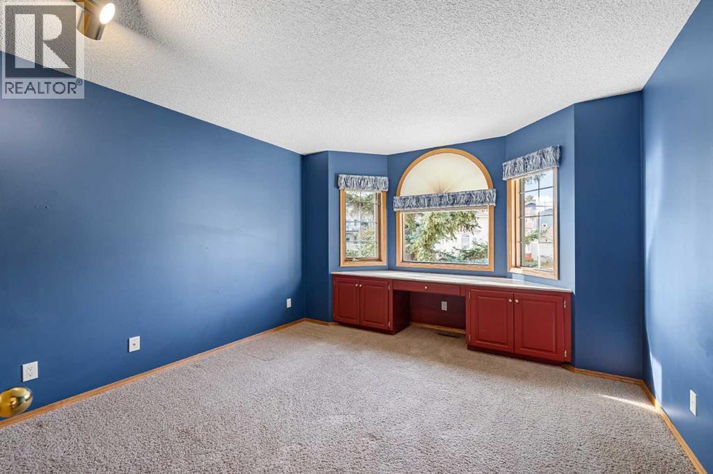 Single Family House for Sale in  Signature Way SW Signal Hill Calgary 