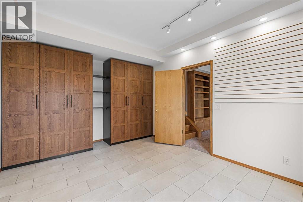 Single Family House for Sale in  Signature Way SW Signal Hill Calgary 