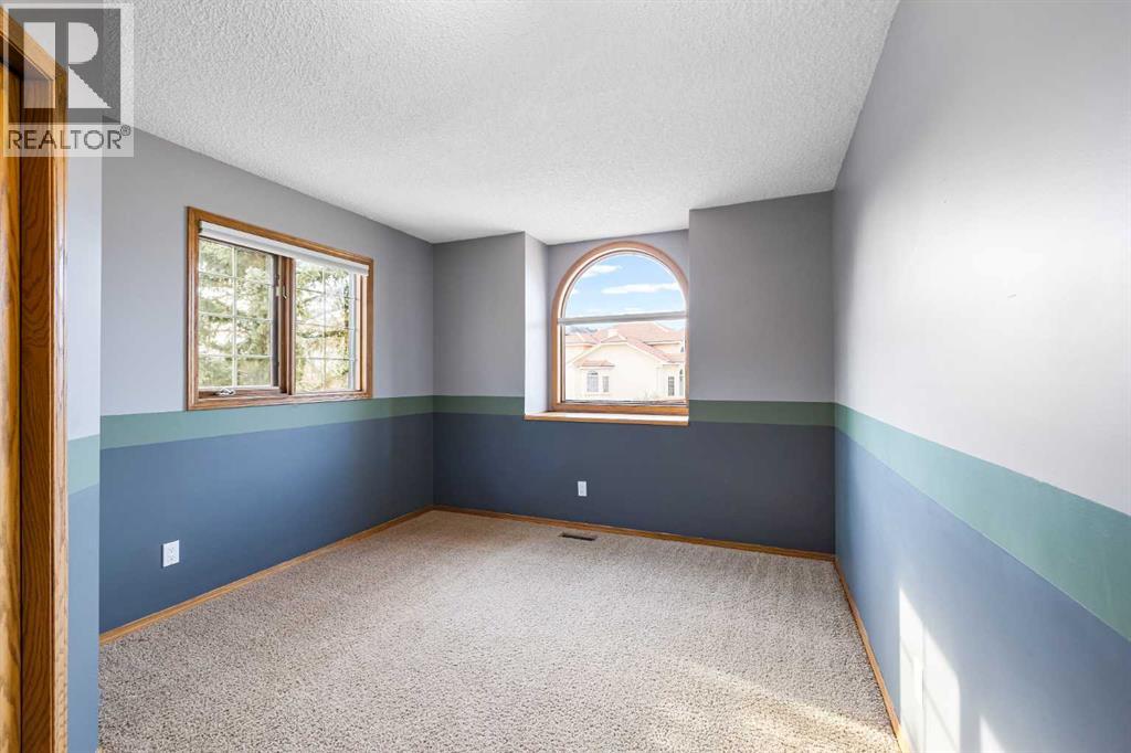 Single Family House for Sale in  Signature Way SW Signal Hill Calgary 